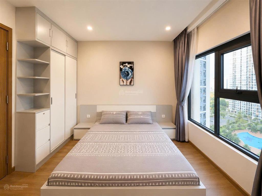 Gia đình chuyển công tác nên cần bán lại căn 1n+ đang ở rất giữ gìn tại rainbow vinhomes grand park