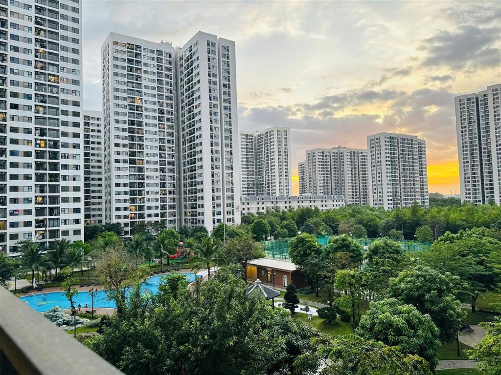 Gia đình chuyển công tác nên cần bán lại căn 2pn tại origami vinhomes grand park đang ở rất giữ gìn