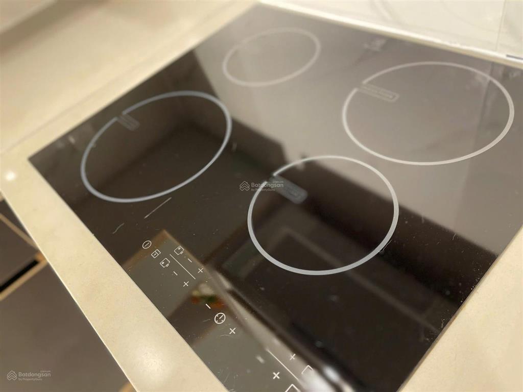 Gia đình tôi cần bán lại căn 1pn+ tại vinhomes grand park do không còn sử dụng thường xuyên.