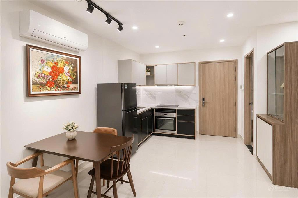 Gia đình tôi cần bán lại căn 1pn+ tại vinhomes grand park do không còn sử dụng thường xuyên.