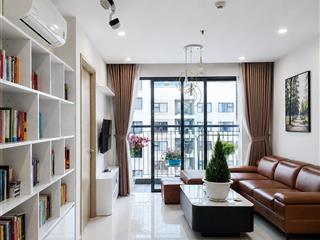 Gia đình cần chuyển nhượng căn 2pn2wc đã hoàn thiện đầy đủ nội thất tại vinhomes ocean park.