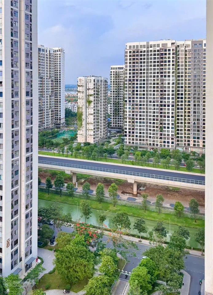 Chính chủ cắt lỗ 2pn+ giá đẹp  sổ sẵn  nhận nhà ngay tại vinhomes grand park