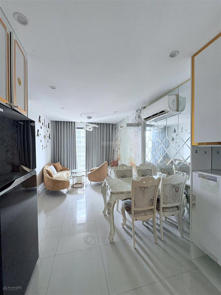Cắt lỗ 200triệu  căn 2pn chỉ 45tr/m2 full đồ, sẵn sổ không vay tại vinhomes grand park
