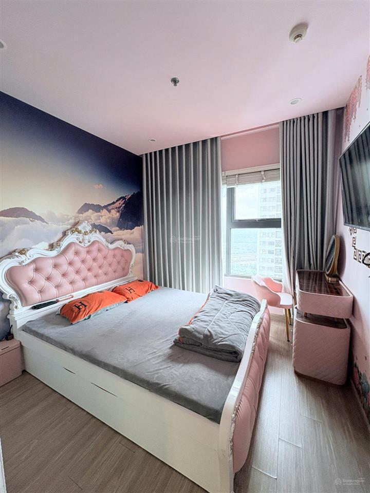 Cắt lỗ 200triệu  căn 2pn chỉ 45tr/m2 full đồ, sẵn sổ không vay tại vinhomes grand park
