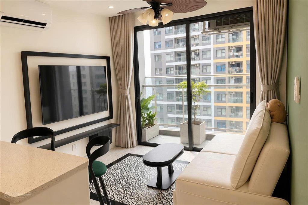 Chủ cắt lỗ căn 1pn+ full nội thất cao cấp, đang thuê 10.3tr/tháng tại vinhomes grand park  bao phí