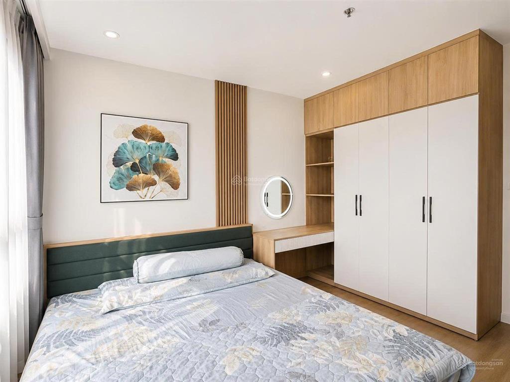 Săn hàng hiếm! 2pn dt lớn giá chỉ 3 tỷ  có ban công phòng ngủ tại the origami vinhomes grand park