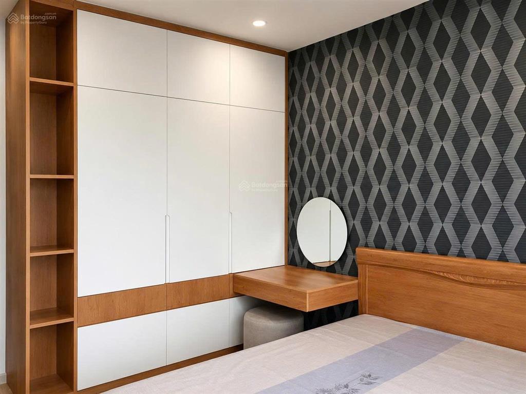 Chính chủ bán gấp căn hộ 3pn full nội thất  nhận dòng tiền ngay vinhomes grand park