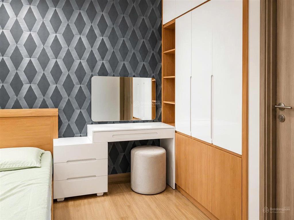 Chính chủ bán gấp căn hộ 3pn full nội thất  nhận dòng tiền ngay vinhomes grand park