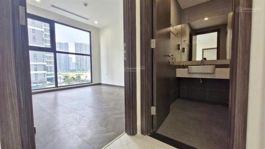 Giá thấp hơn giá thị trường, chủ gửi căn 2n2wc 79m2, full đồ tại the beverly  vinhomes grand park