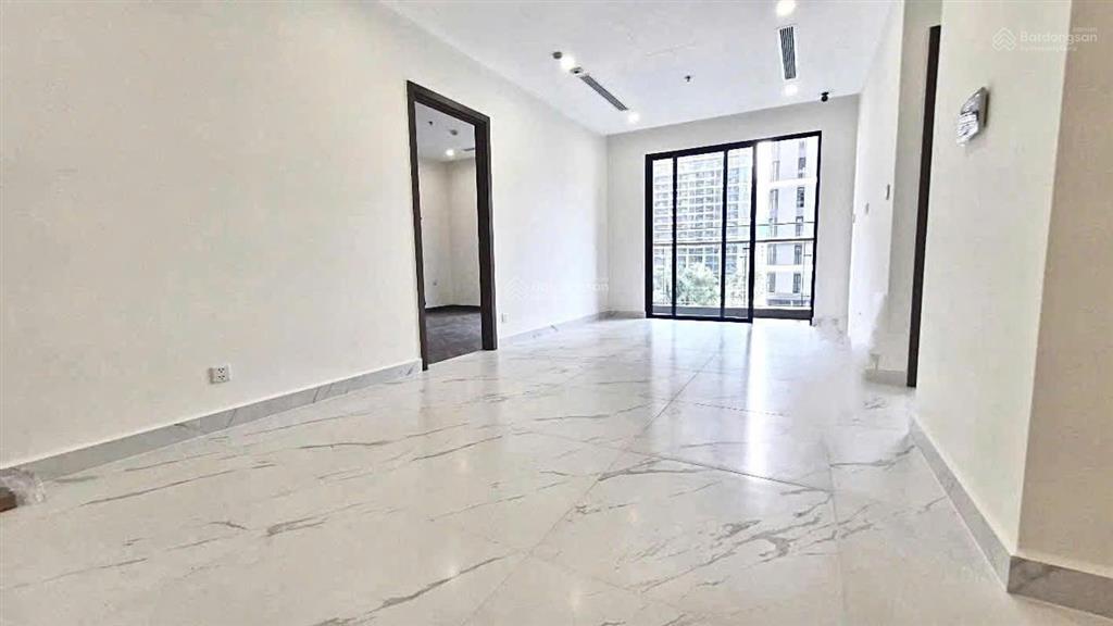 Giá thấp hơn giá thị trường, chủ gửi căn 2n2wc 79m2, full đồ tại the beverly  vinhomes grand park