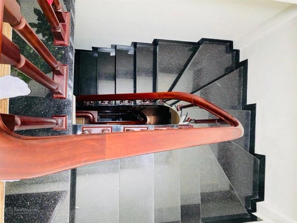 Nhà mới thanh xuân  46m2 5 tầng  ô tô đỗ cổng  trước nhà rộng  trung tâm quận