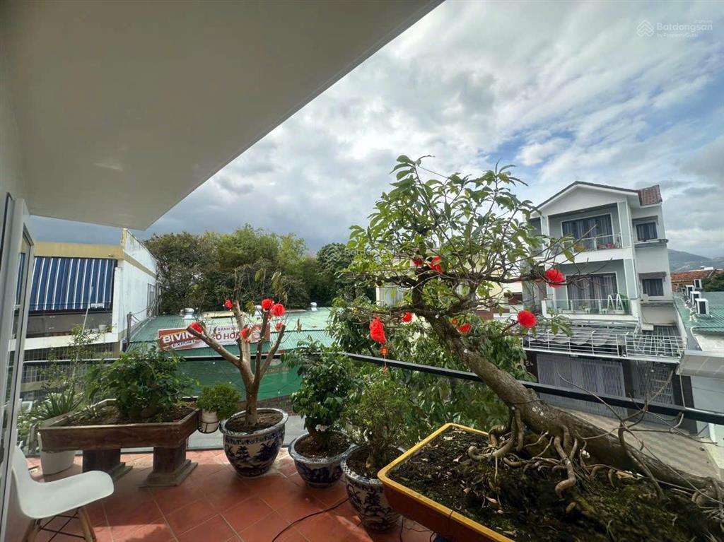 Bán nhà căn góc 2 mặt tiền tại vĩnh điềm trung đang cho thuê 25tr/tháng  full nội thất