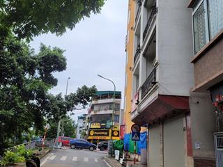 Cho thuê nhà nguyên căn 40m2 5 tầng mt 4.5m, 22tr/th có thương lượng mặt phố bờ sông nhà mới