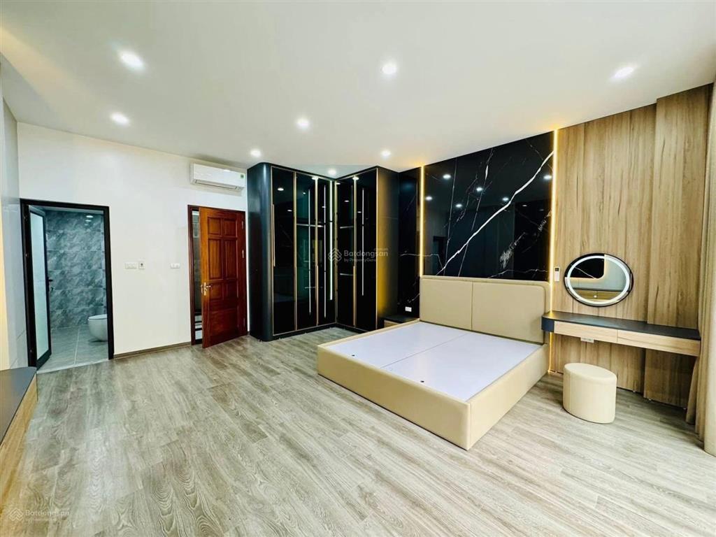 Cho thuê nhà mới xây 120m2 6t mt 7,5m thang máy, vị đẹp ô tô tránh phù hợp làm văn phòng công ty