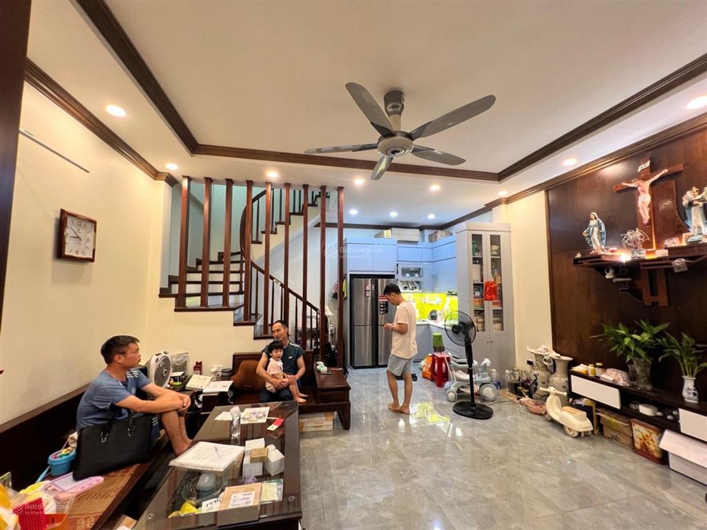 Bán nhà phố giáp bát 42m 5tang vị trí đẹp giao thộng thuận tiện gần đường vành đai 2.5 gần viện b m