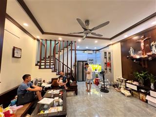 Bán nhà phố giáp bát 42m 5tang vị trí đẹp giao thộng thuận tiện gần đường vành đai 2.5 gần viện b m