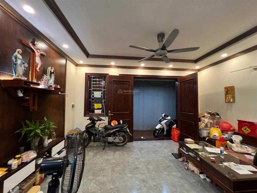 Bán nhà phố giáp bát 42m 5tang vị trí đẹp giao thộng thuận tiện gần đường vành đai 2.5 gần viện b m