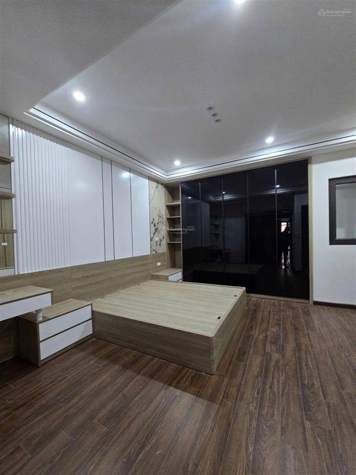Bán nhà phân lô phố giáp bát 75m2 7t 10pn kk thang máy trc nhà ô tô tránh vỉa hè 2 bên ở và làm vp