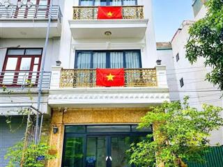 Cho thuê nhà 60m 5 tâng 6 ngủ vị trí đẹp ở và kết hợp làm văn phòng công ty nhà đẹp có vỉa hè để xe