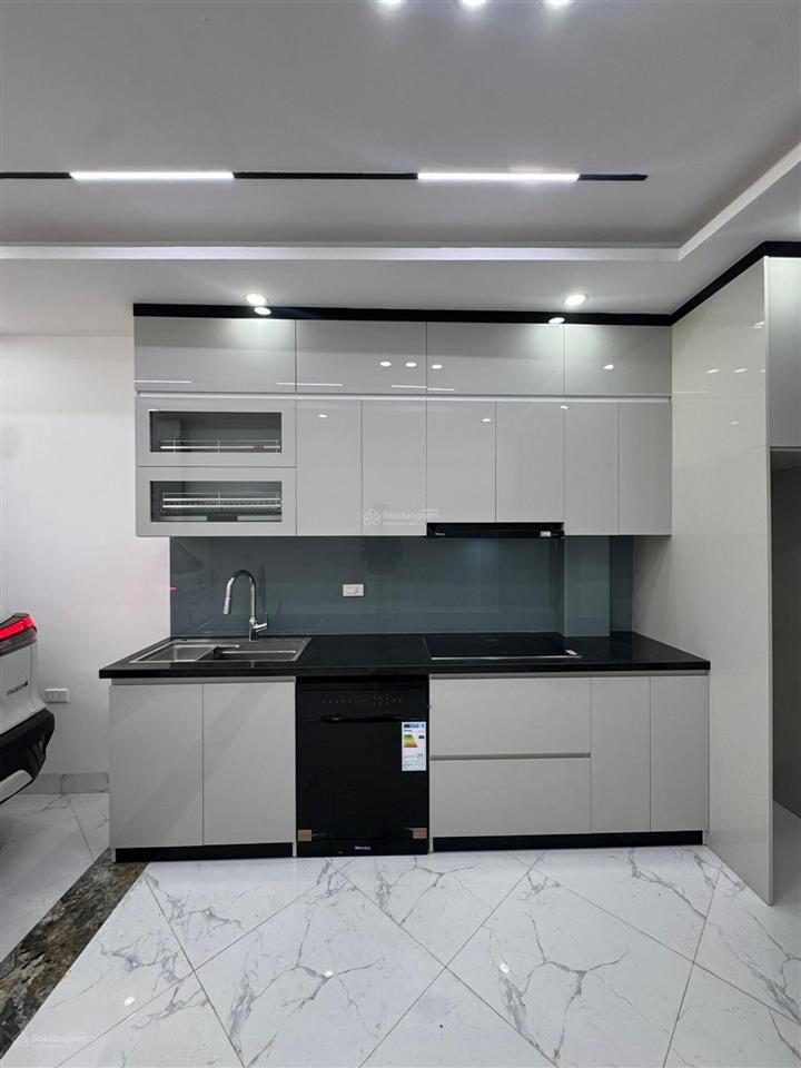 Bán nhà linh đàm nhà xây mới 45m 5tang gara ô tô thang may gầnho ở và kinh doanh văn phòng ổn định