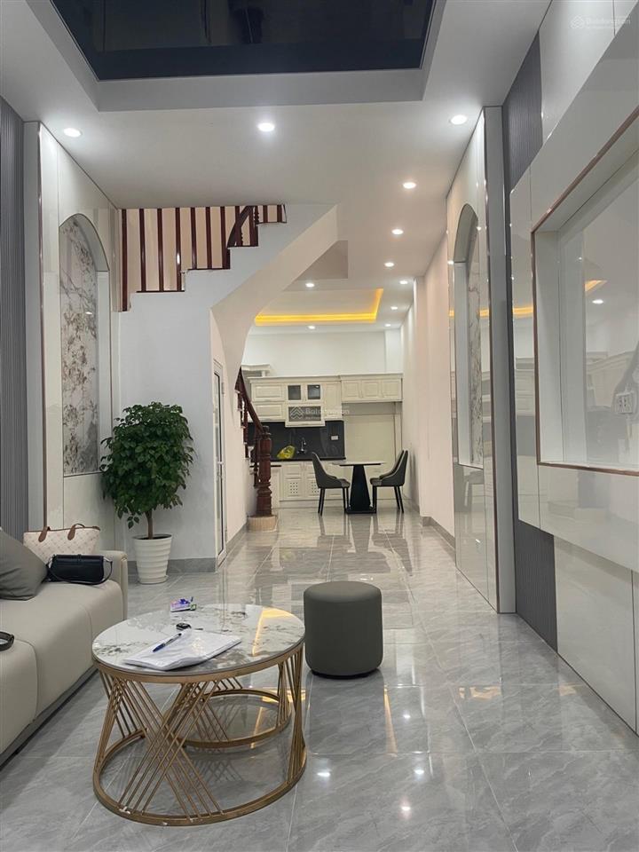 Bán nhà định công 47m 5 tầng 4pn vị trí đẹp mặt ngõ ô tô vào nhà ở và làm văn phòng kinh doanh ổn