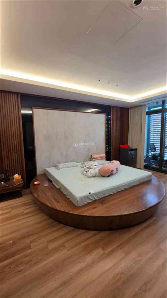 Bán nhà phố nguyễn lân 100 m 5 tầng mt 5.5m thang máy ô tô vào nhà vị trí đẹp view hồ rùa