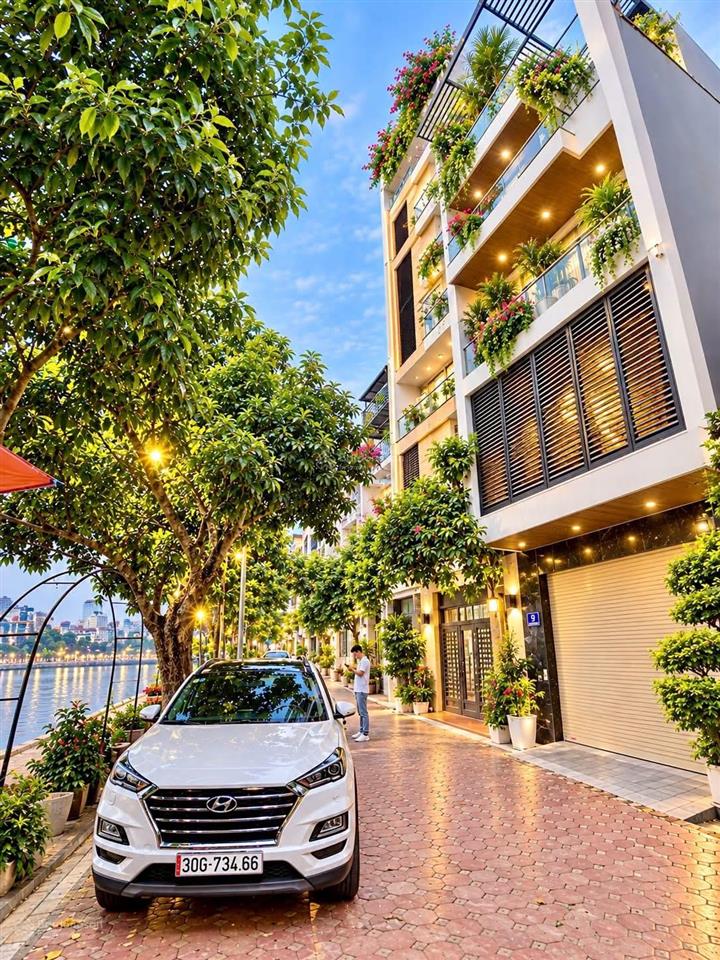 Bán liền kề phố nguyễn lân 95m 5tang mt5.5m thang máy vị tri đẹp view hồ rùa cực thoáng kinh cực ổn
