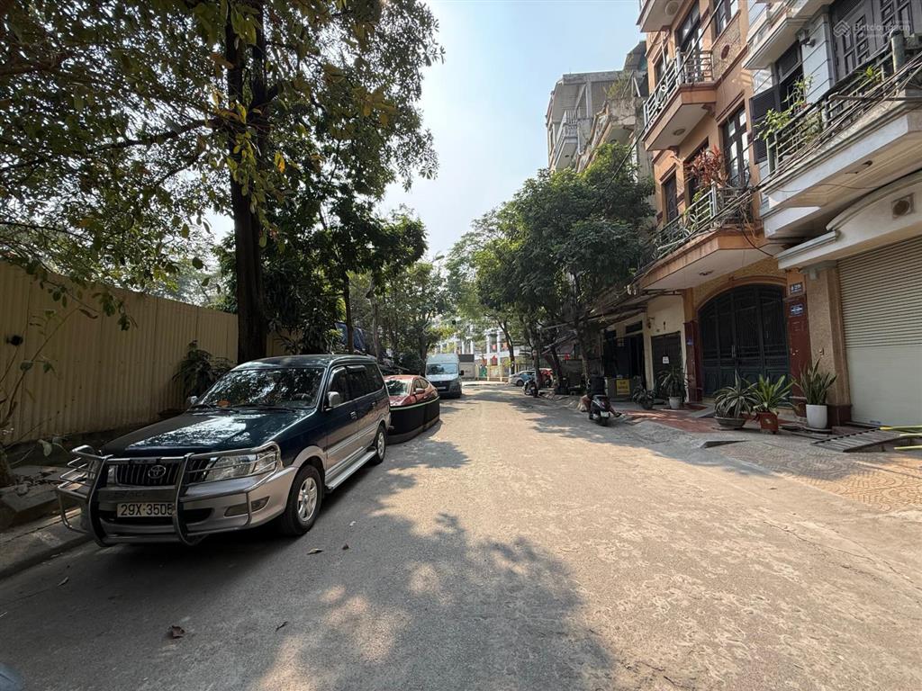 Bán nhà phân lô lô đền lừ 65m 7 tầng mt 5m thang máy nhà tk thông sàn vị trí cực đẹp vỉa hè 2 bên