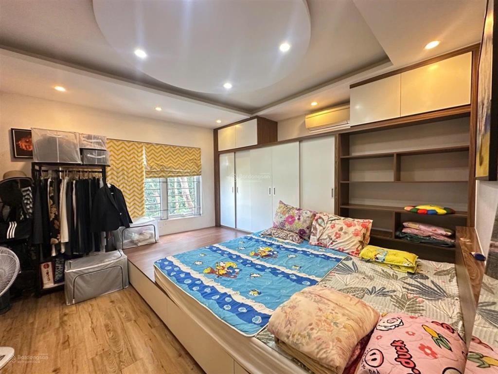 Bán nhà 50m 5t mt8m mặt phố phạm huy thông lô góc view hồ ngọc khánh vị trí đẹp kinh doanh ổn định