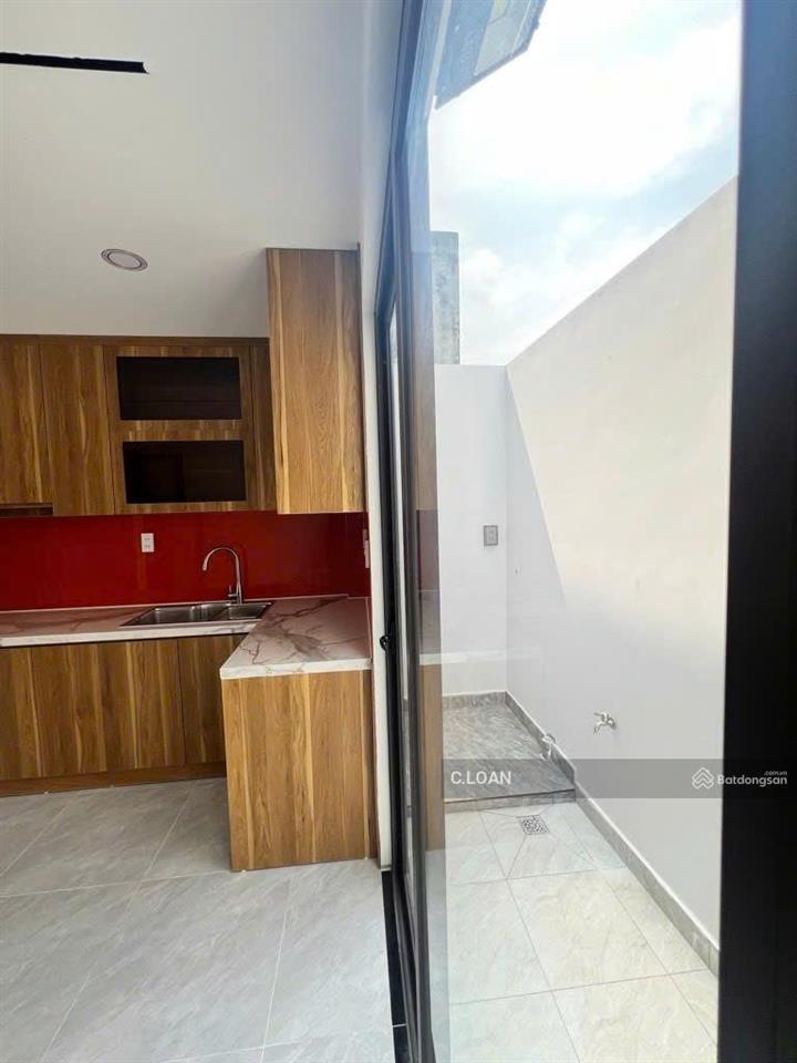 Bán nhà phố 3 tầng mới xây kdc trường lưu, p.long trường, q.9. giá 4,950 tỷ (4pn, 3wc, sổ hồng)