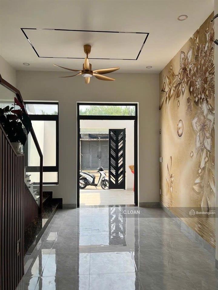 Bán nhà phố 3 tầng mới xây kdc trường lưu, p.long trường, q.9. giá 4,950 tỷ (4pn, 3wc, sổ hồng)
