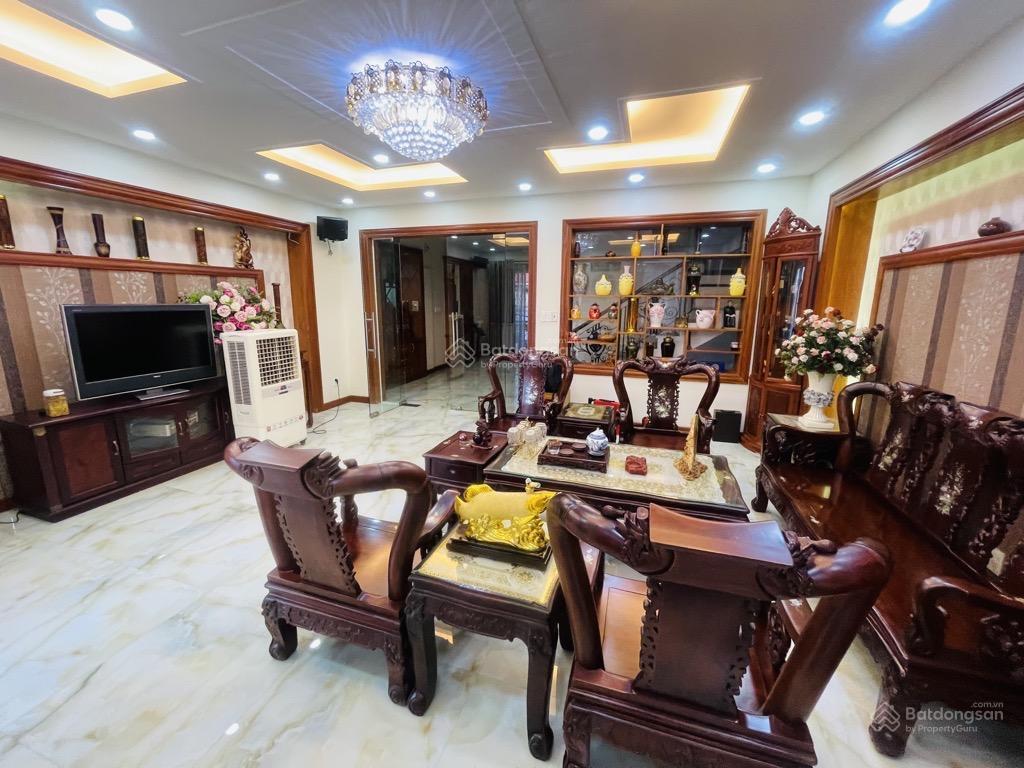 Nhà 120m2  ngang gần 7m khu vip tân sơn nhì  tặng full nội thất cao cấp.