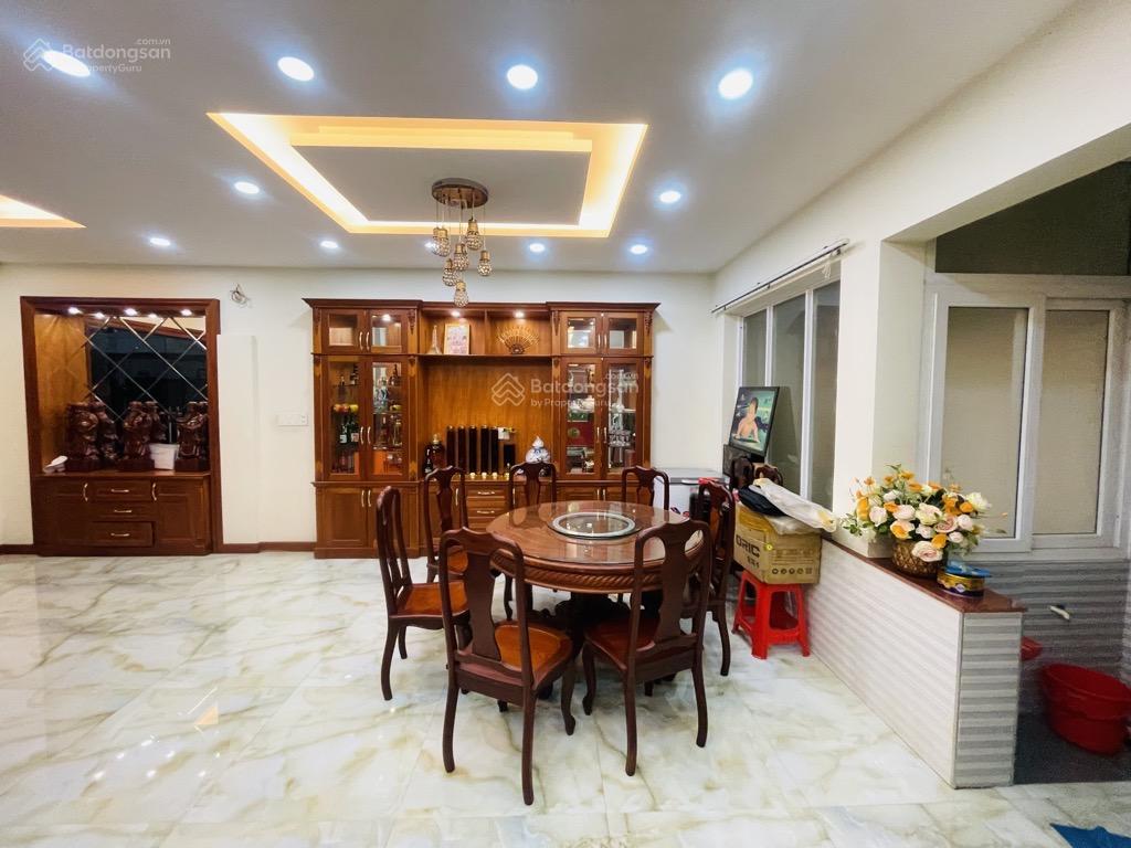 Nhà 120m2  ngang gần 7m khu vip tân sơn nhì  tặng full nội thất cao cấp.