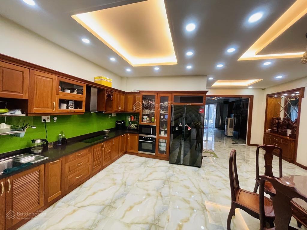 Nhà 120m2  ngang gần 7m khu vip tân sơn nhì  tặng full nội thất cao cấp.