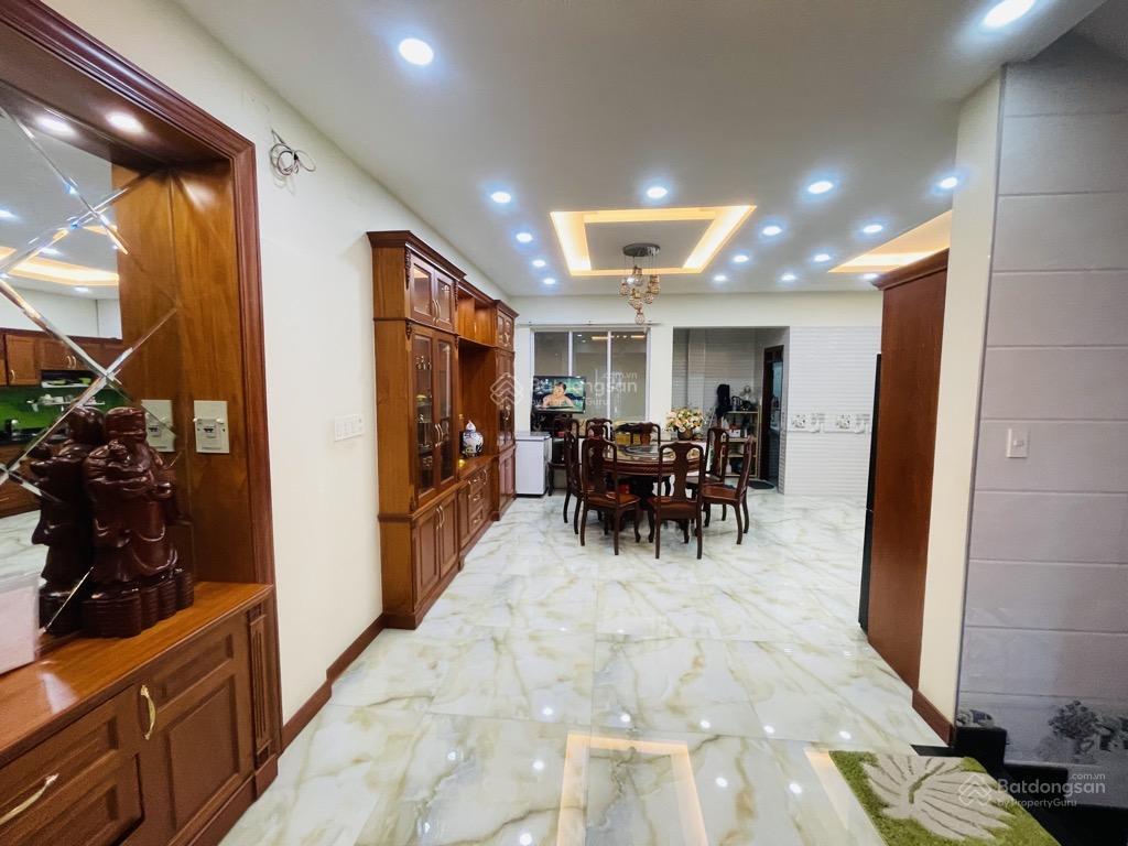 Nhà 120m2  ngang gần 7m khu vip tân sơn nhì  tặng full nội thất cao cấp.