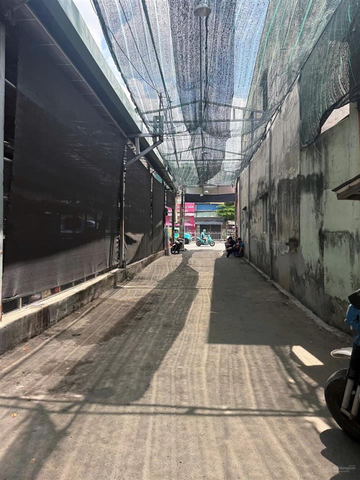 Mặt tiền lê văn quới  100m2  ngang gần 5m  chỉ 11 tỷ