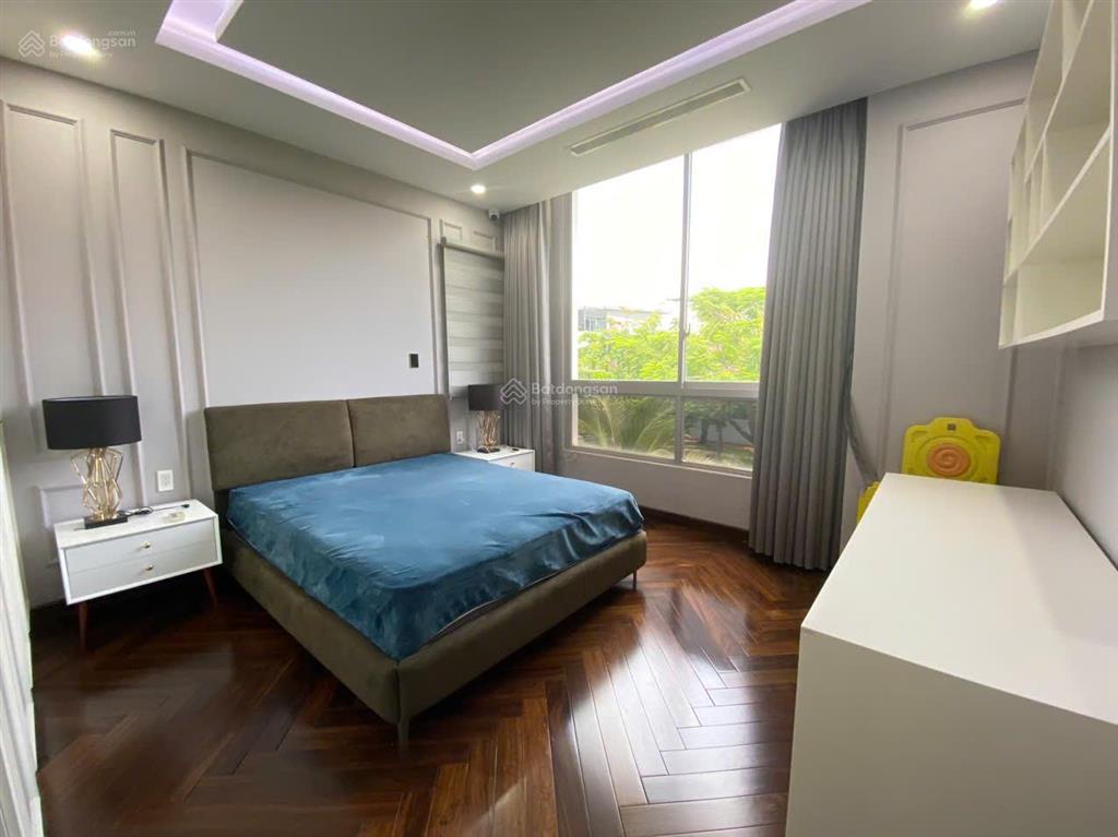 Cho thuê biệt thự đơn lập, sân vườn rộng riviera cove quận 9, căn góc đẹp, nội thất cao cấp