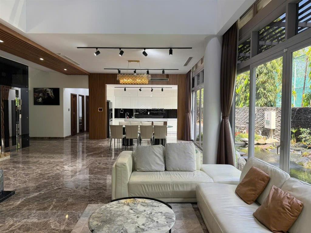 Cho thuê biệt thự đơn lập, sân vườn rộng riviera cove quận 9, căn góc đẹp, nội thất cao cấp