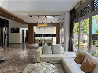 Cho thuê biệt thự đơn lập, sân vườn rộng riviera cove quận 9, căn góc đẹp, nội thất cao cấp