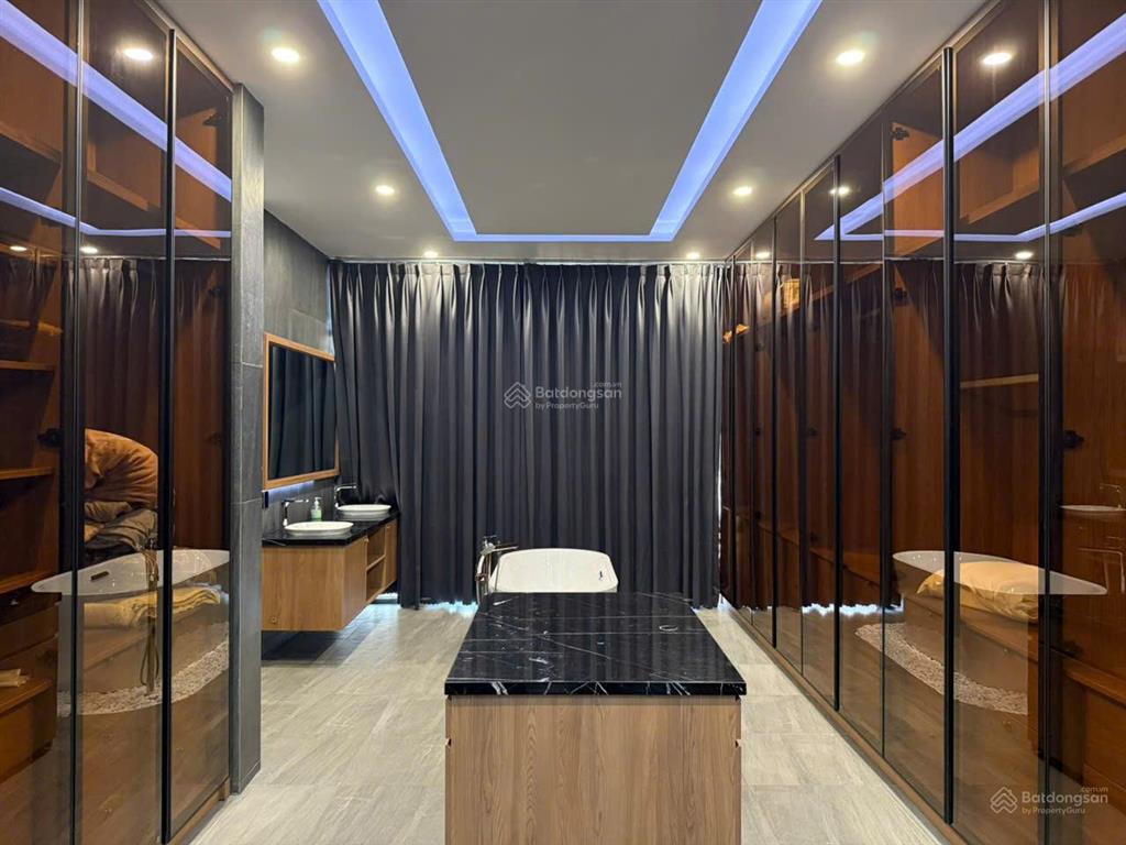 Cho thuê biệt thự đơn lập, sân vườn rộng riviera cove quận 9, căn góc đẹp, nội thất cao cấp