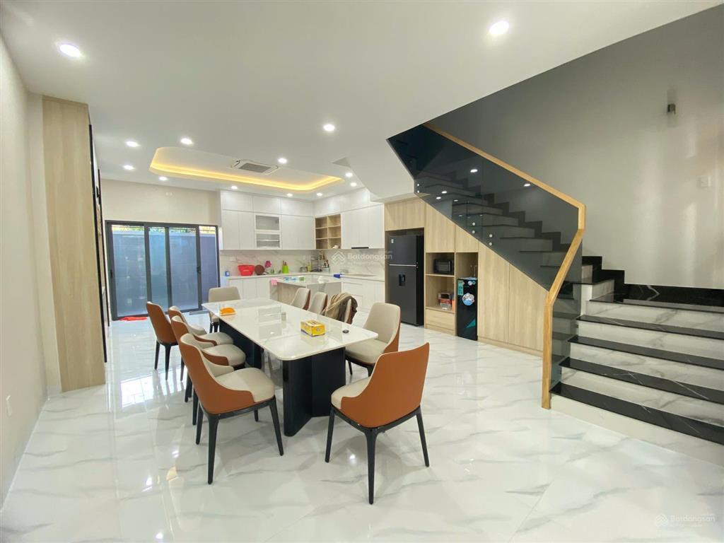 Cho thuê nhà khu verosa khang điền full nội thất cao cấp
