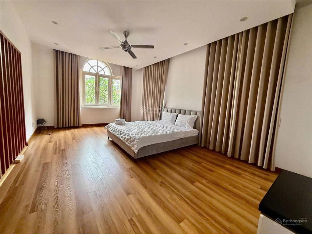 Cho thuê villa compound thảo điền  700m² sân vườn hồ bơi full nội thất