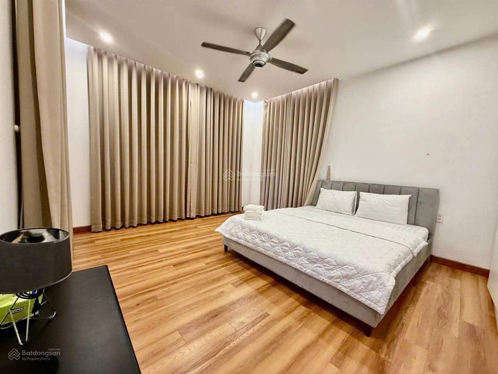 Cho thuê villa compound thảo điền  700m² sân vườn hồ bơi full nội thất