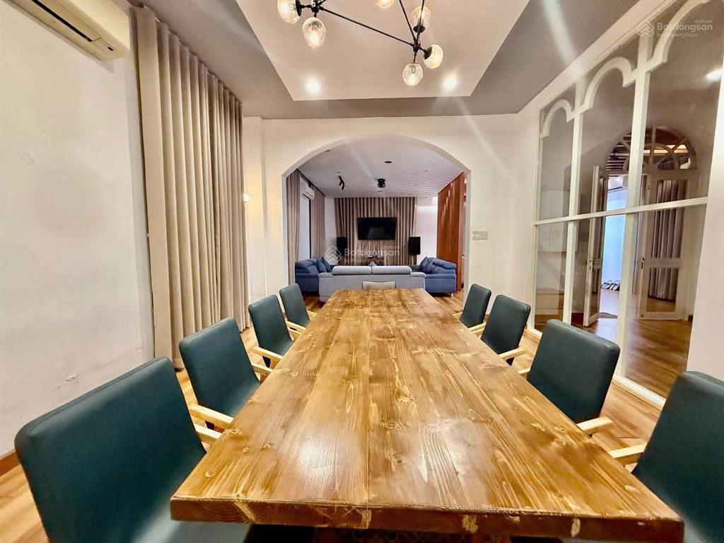 Cho thuê villa compound thảo điền  700m² sân vườn hồ bơi full nội thất