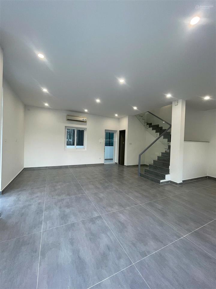 Cho thuê nhà sàn trống suốt làm văn phòng nội bộ đường liên phường 180m2 chỉ 25tr