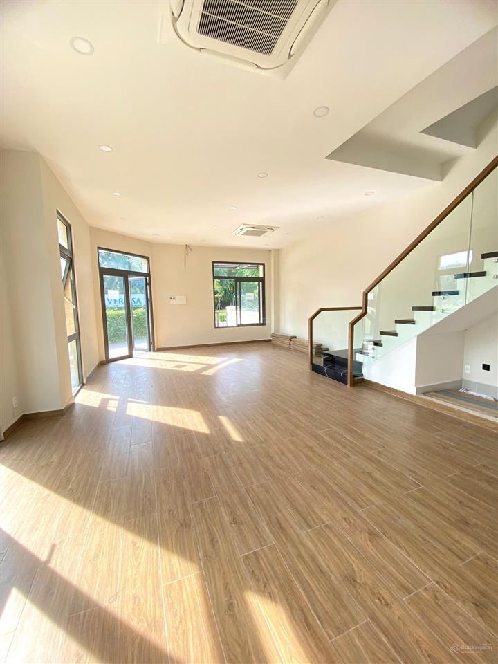 Cho thuê nhà sàn trống suốt làm văn phòng nội bộ đường liên phường 180m2 chỉ 25tr