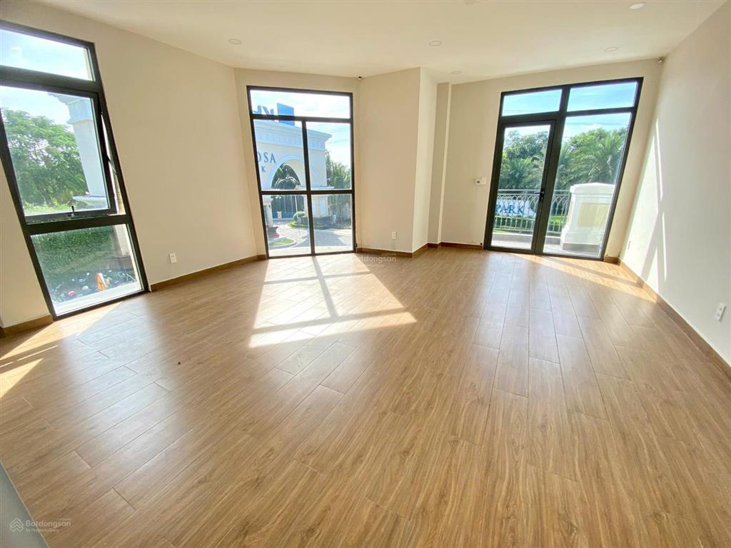 Cho thuê nhà sàn trống suốt làm văn phòng nội bộ đường liên phường 180m2 chỉ 25tr