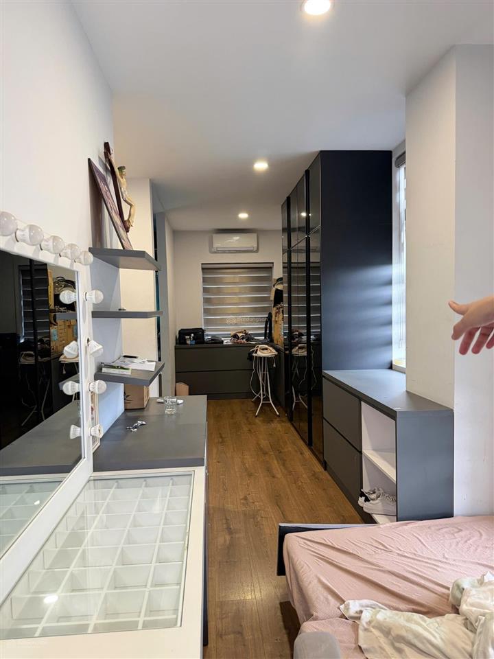 Cho thuê căn góc tại lakeview city trệt lửng 3 lầu full nội thất thang máy  chỉ 30 triệu