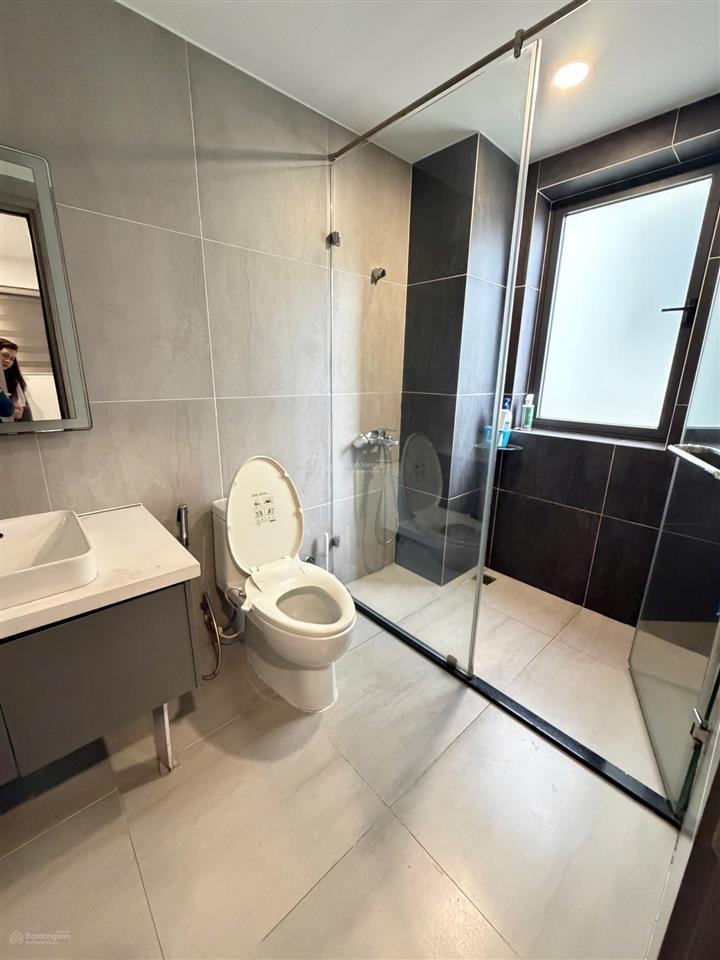 Cho thuê căn góc tại lakeview city trệt lửng 3 lầu full nội thất thang máy  chỉ 30 triệu