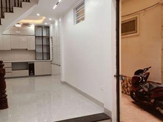 Căn góc dân xây 4 tầng, DT 37/40m2, nội thất đủ mới tinh, ô tô qua cửa gần ngã 4 Mậu Lương